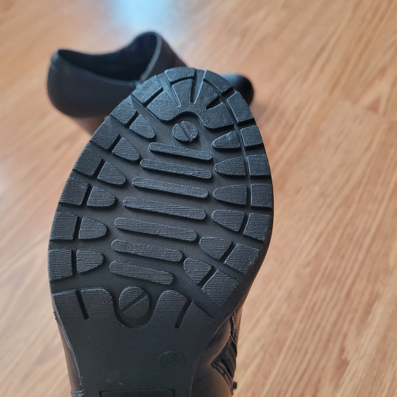 2/$45 Jaclyn Smith booties - Picture 2 of 4